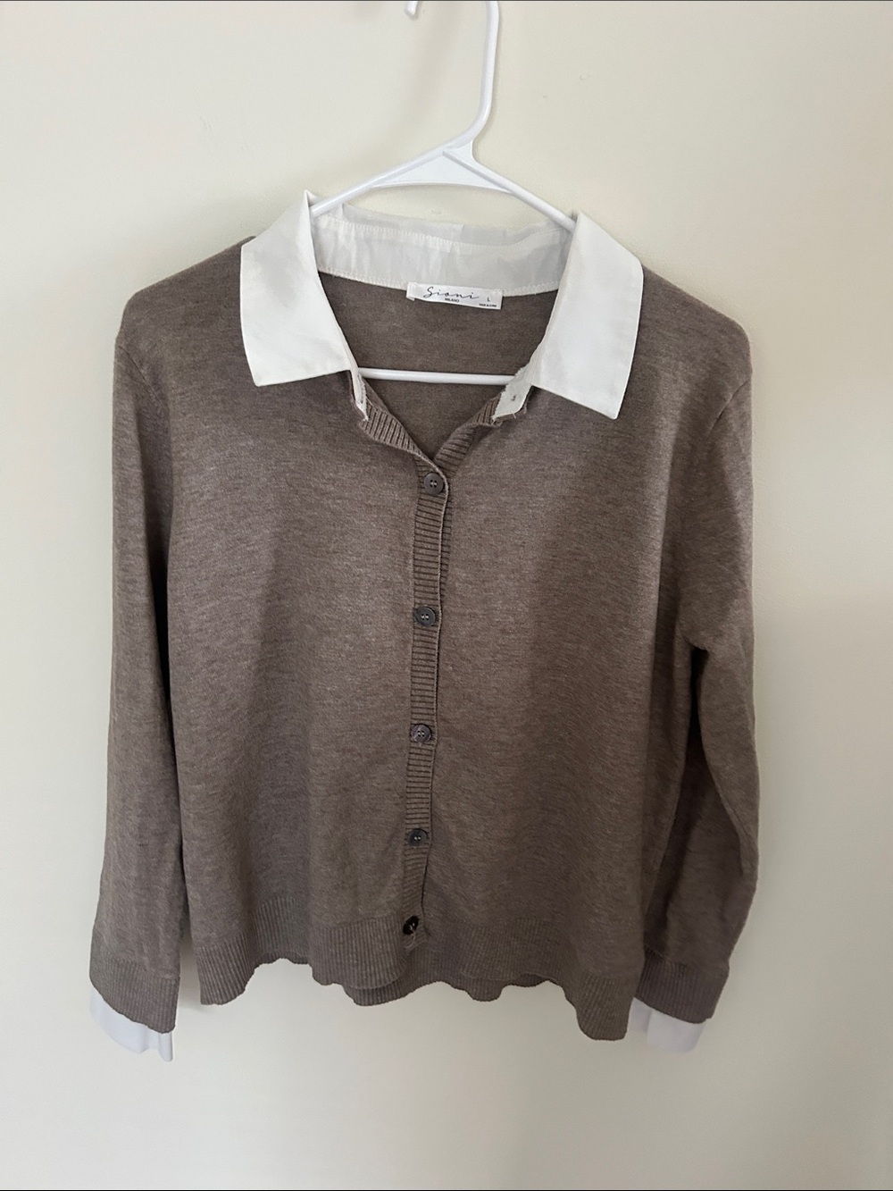 Sioni Brown Knit Button-Front Cardigan with White Collar - Picture 4 of 5